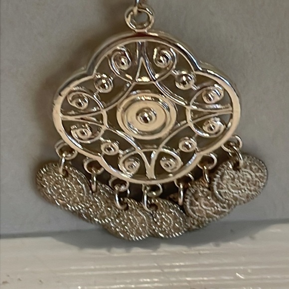 31” gold tone Infinity chain necklace 2” open scrollwork pendant w/8 medallions - Picture 7 of 14
